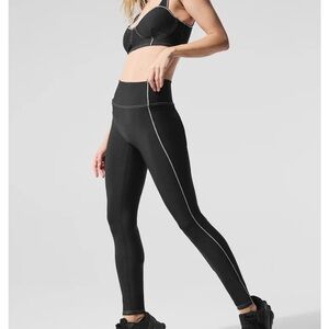 ALO set black airlift bra and redefine legging